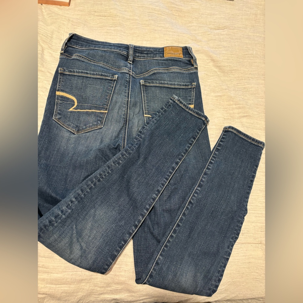 American Eagle ‘Worn Look’ Blue Jeans